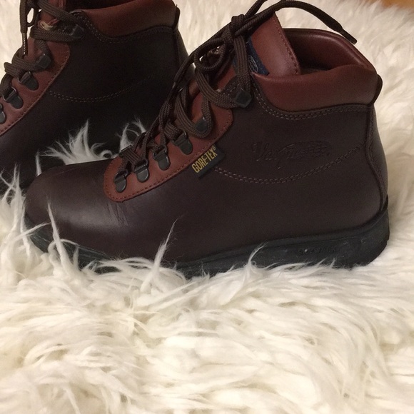 vasque gore tex hiking boots
